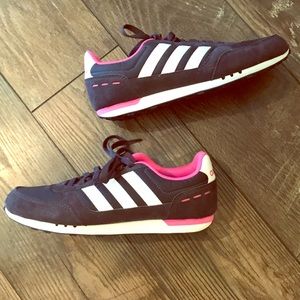 Retro adidas tennis shoes (sneakers)